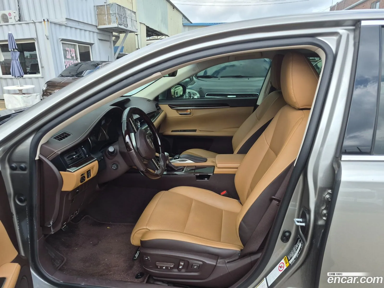 Lexus ES300h 2017 — 9