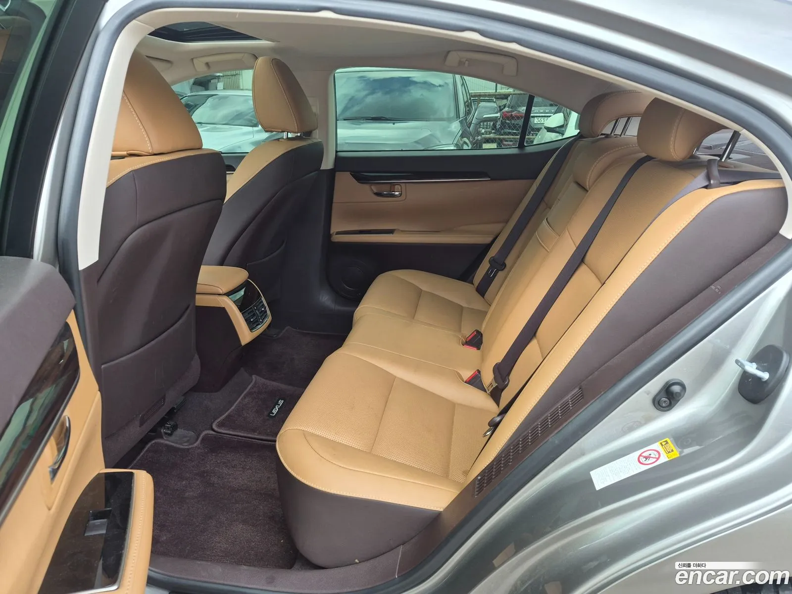 Lexus ES300h 2017 — 7