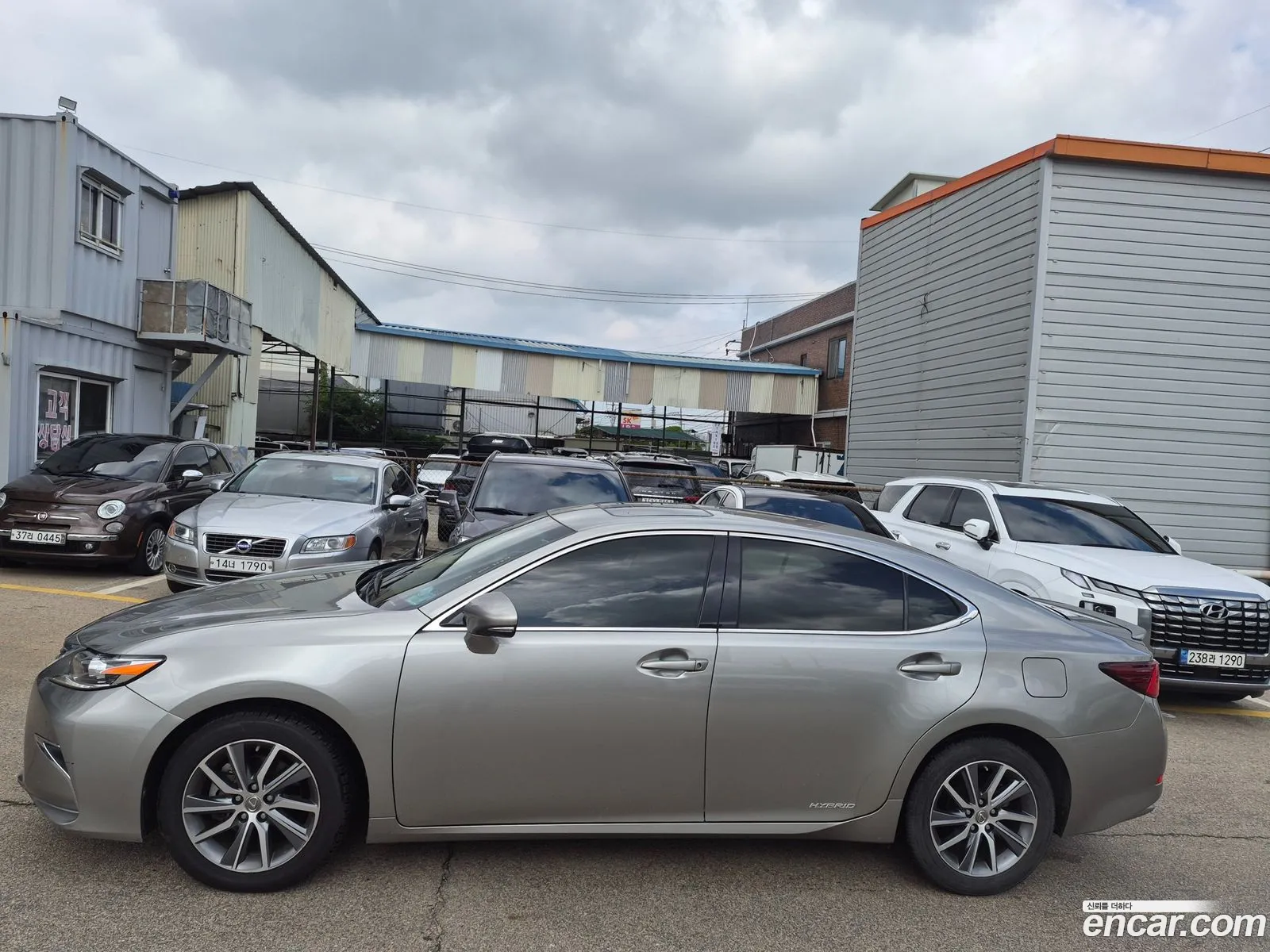 Lexus ES300h 2017 — 2