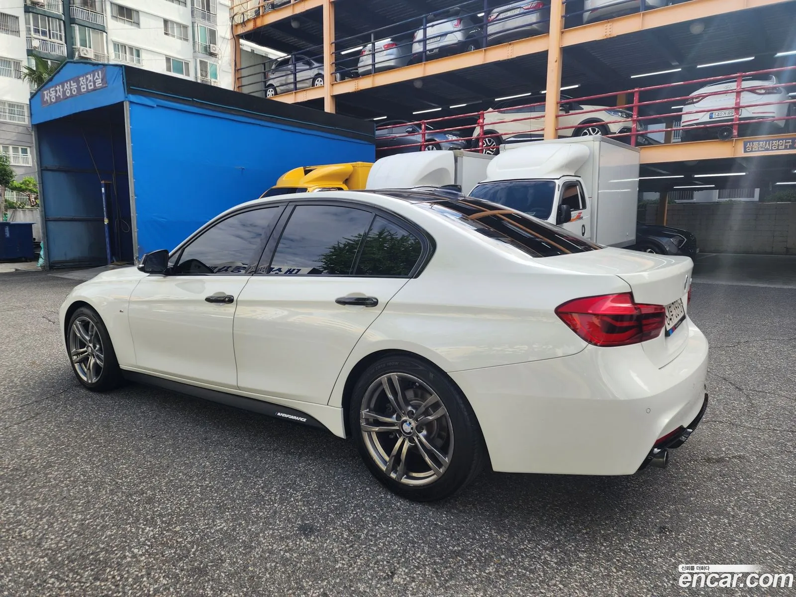 BMW 3 Series 2018 — 7
