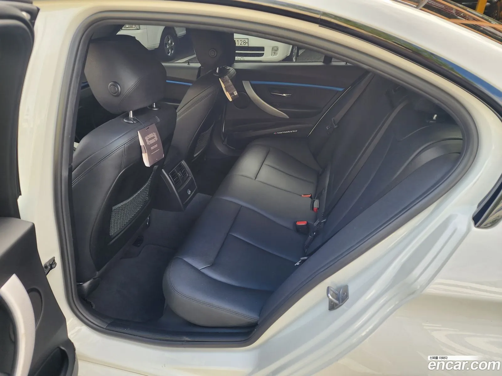 BMW 3 Series 2018 — 4