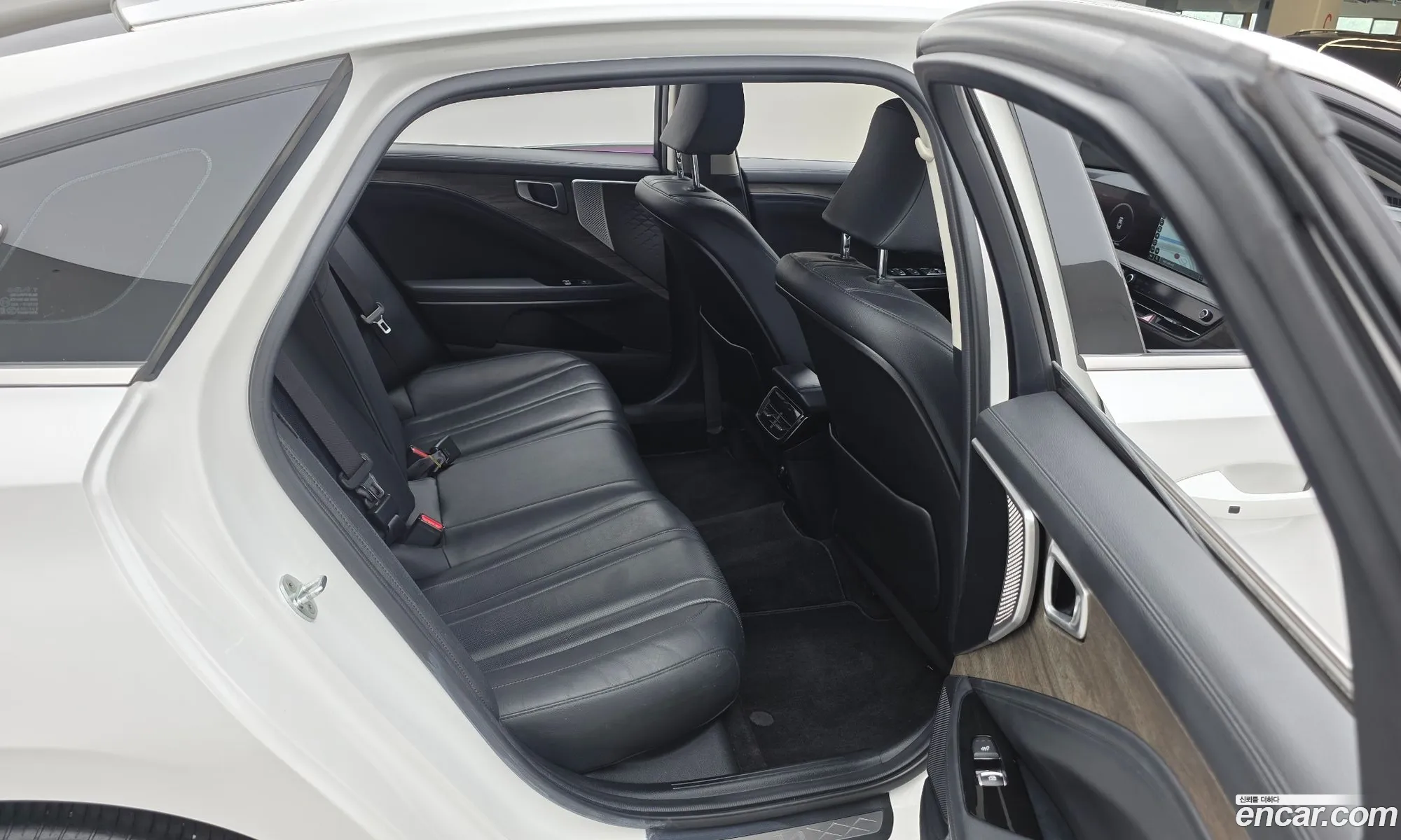 Kia K8 2021 KNAM141BBNA006932 — 2