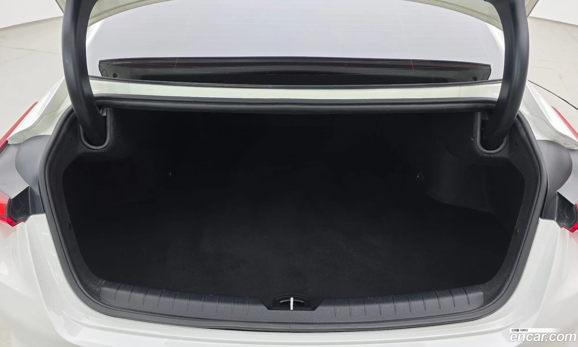 Kia K8 2021 KNAM141BBNA006932 — 9