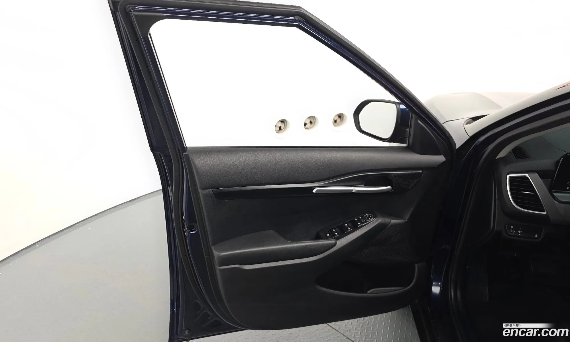 Kia Seltos 2023 KNAEP817BRK522337 — 3