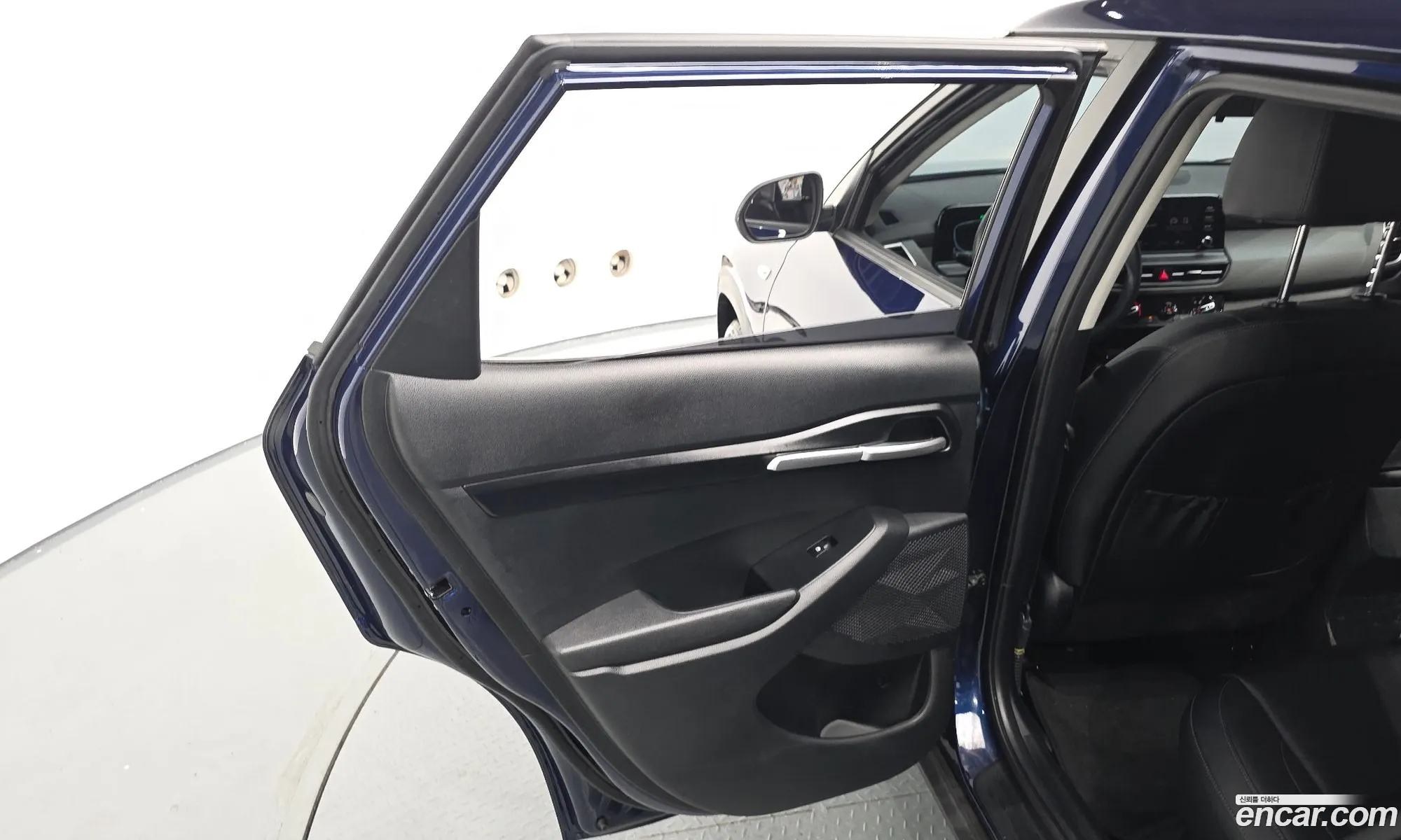 Kia Seltos 2023 KNAEP817BRK522337 — 8