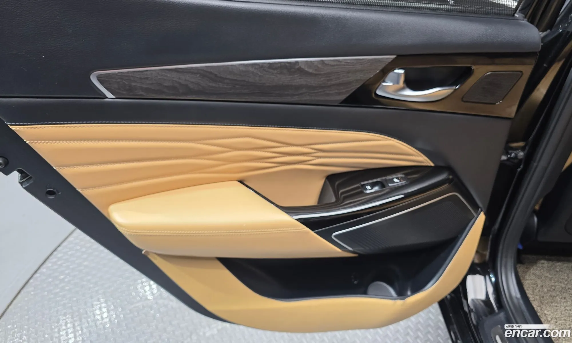 Kia K7 Premier 2019 KNALD416BLA195134 — 24