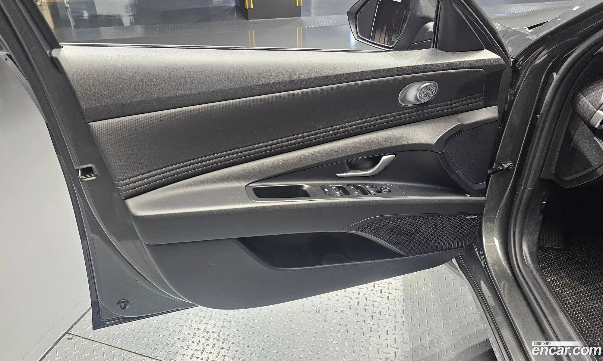 Hyundai Elantra Hybrid 2021 — 18