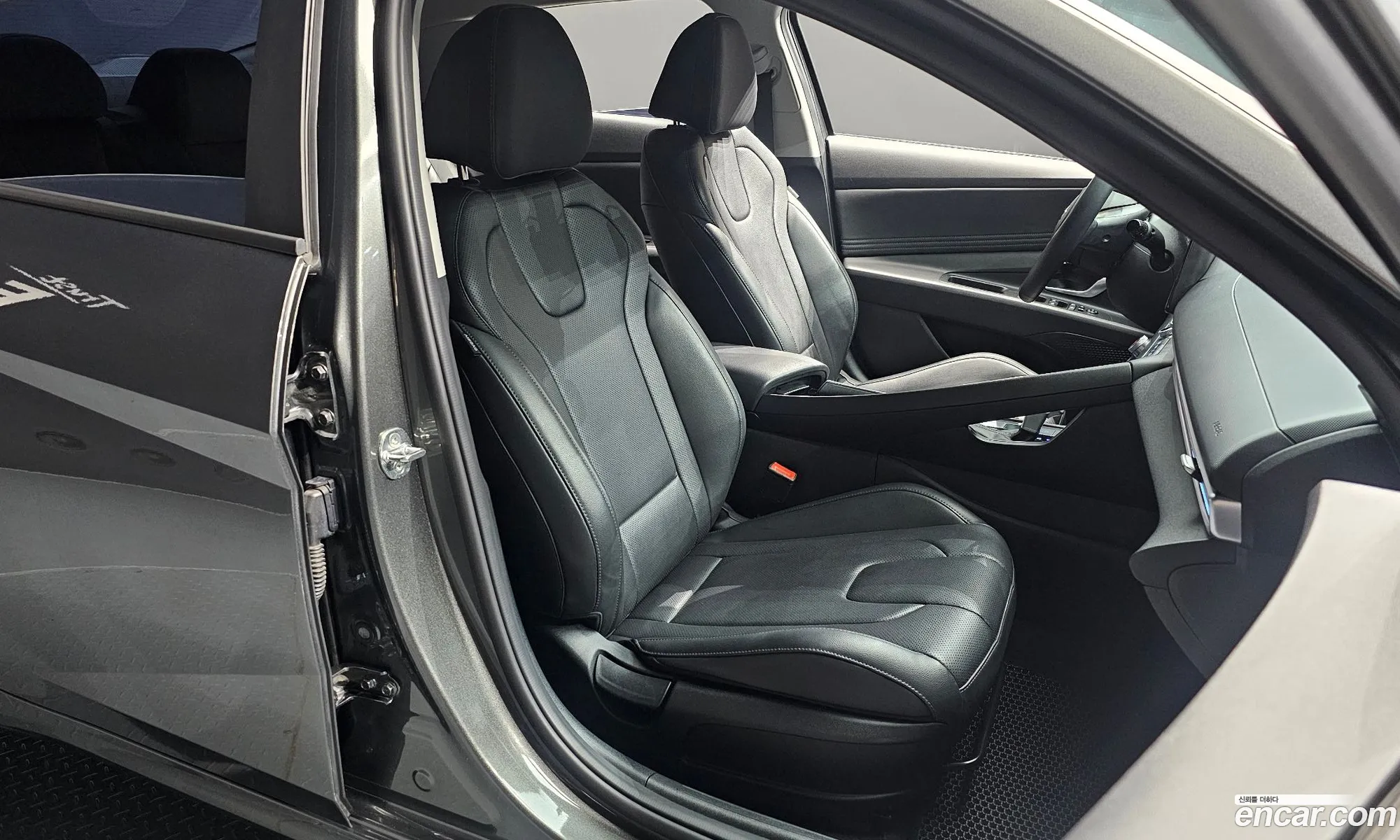 Hyundai Elantra Hybrid 2021 — 12