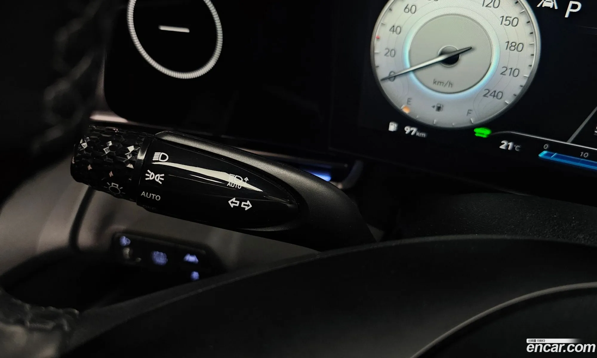 Hyundai Elantra Hybrid 2021 — 22