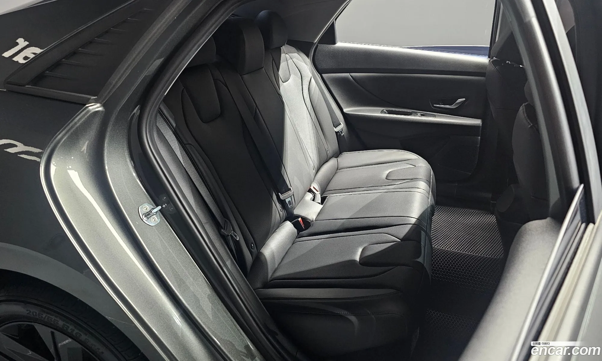 Hyundai Elantra Hybrid 2021 — 3