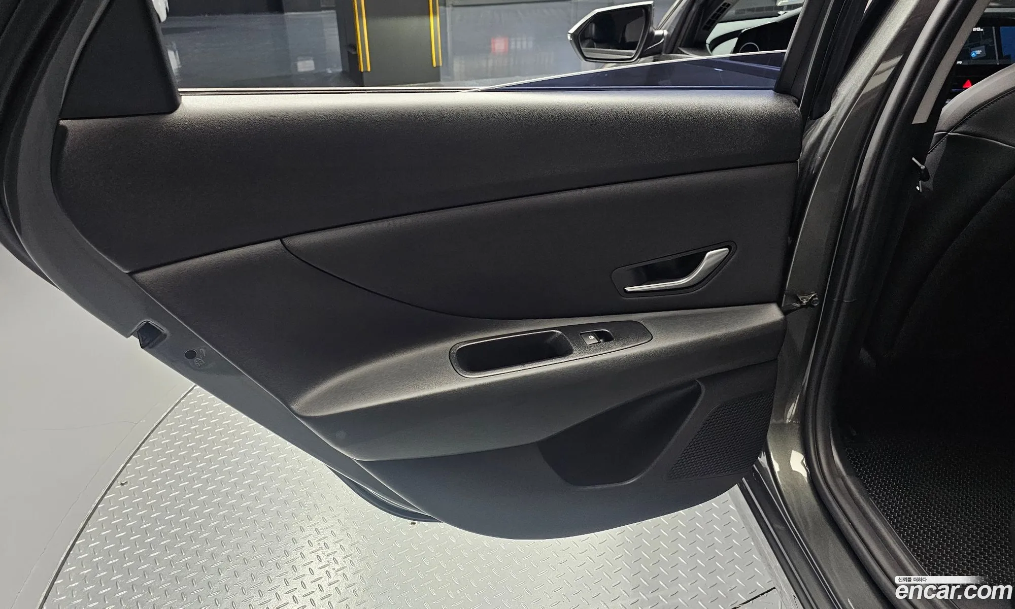 Hyundai Elantra Hybrid 2021 — 9