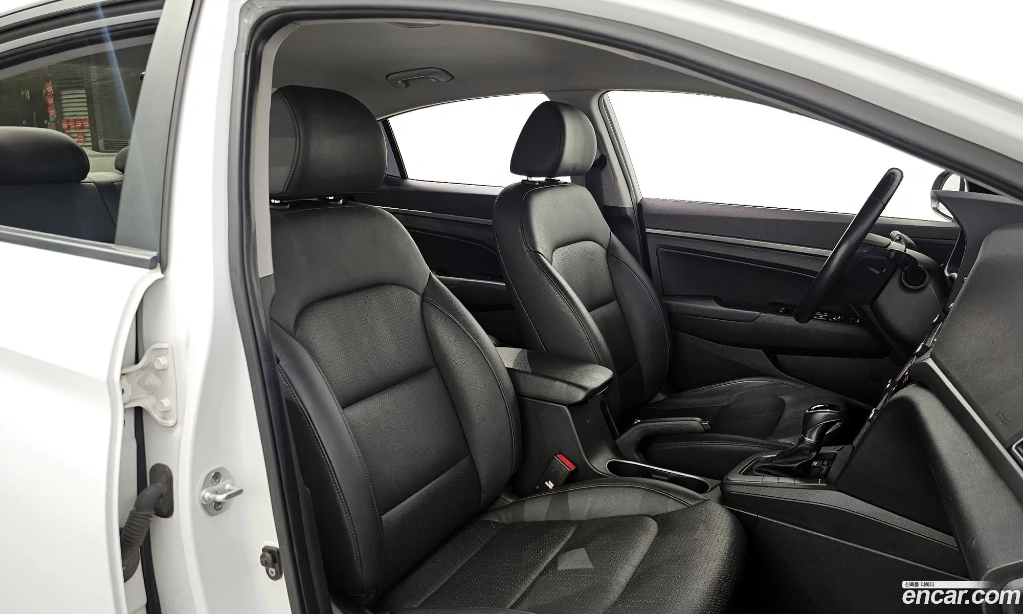 Hyundai Elantra AD 2016 — 8
