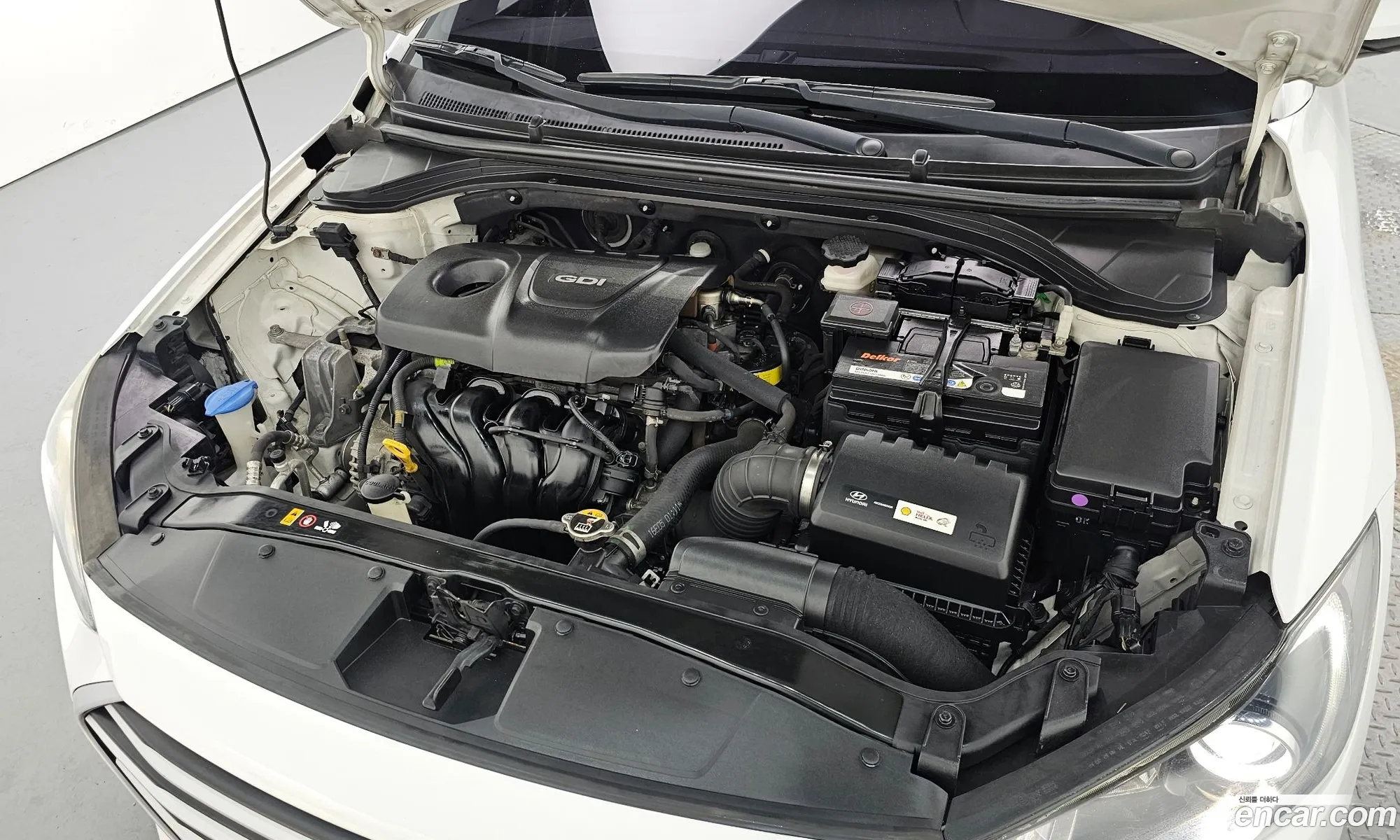 Hyundai Elantra AD 2016 — 5