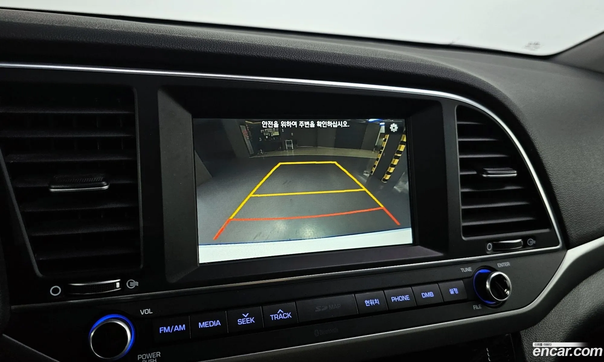 Hyundai Elantra AD 2016 — 24
