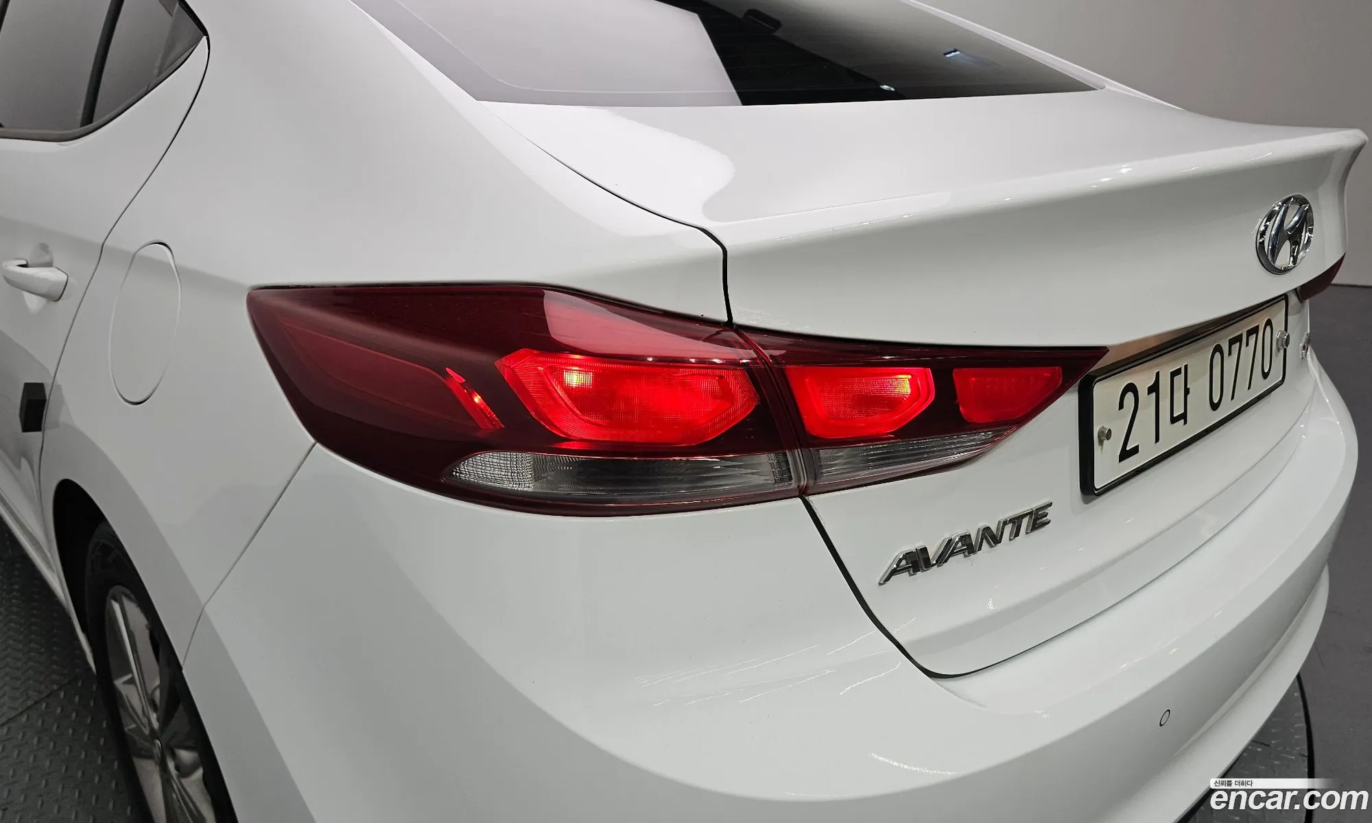 Hyundai Elantra AD 2016 — 11