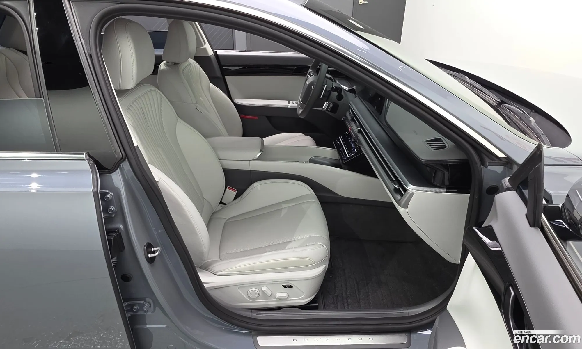 Hyundai Grandeur 2023 — 34