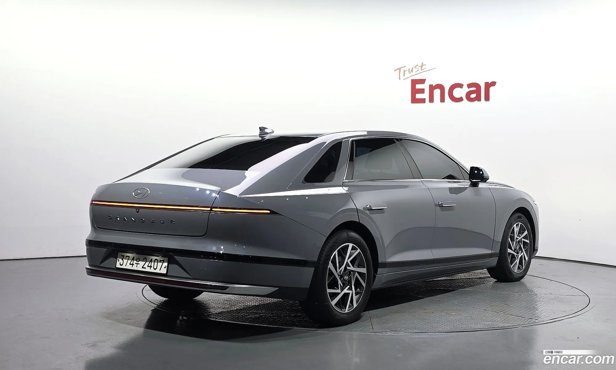 Hyundai Grandeur 2023 — 16