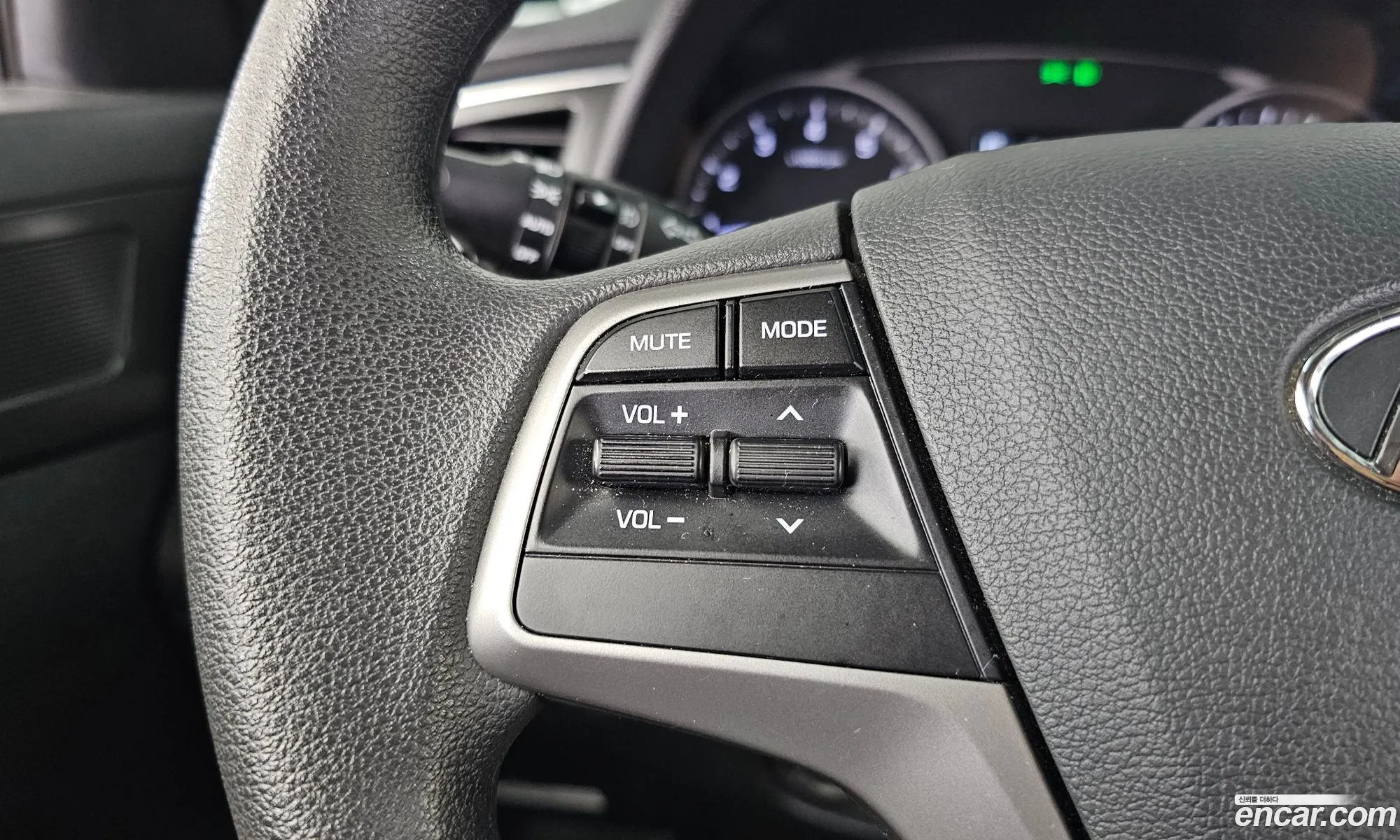 Hyundai Elantra AD 2016 KMHD641DBHU323135 — 11