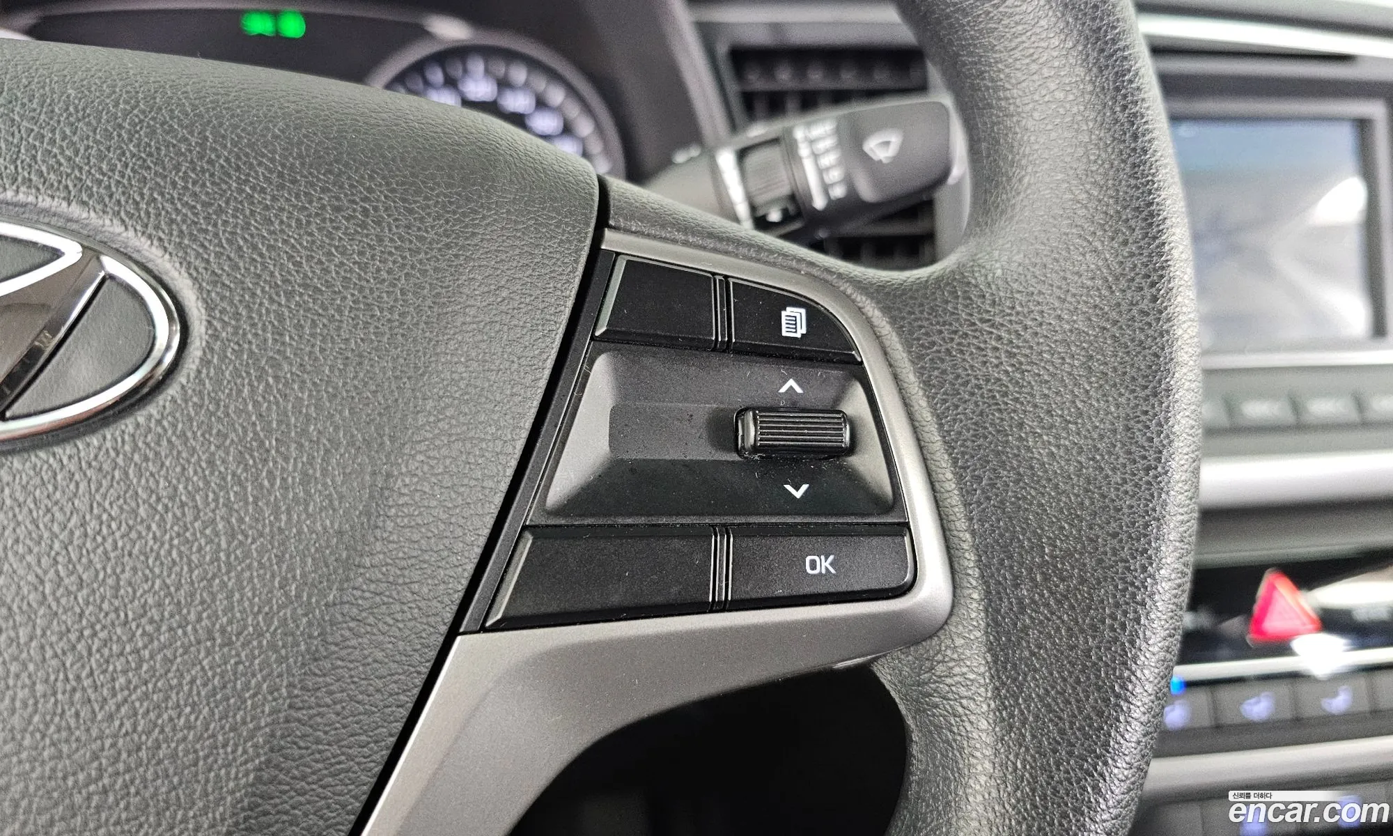 Hyundai Elantra AD 2016 KMHD641DBHU323135 — 28