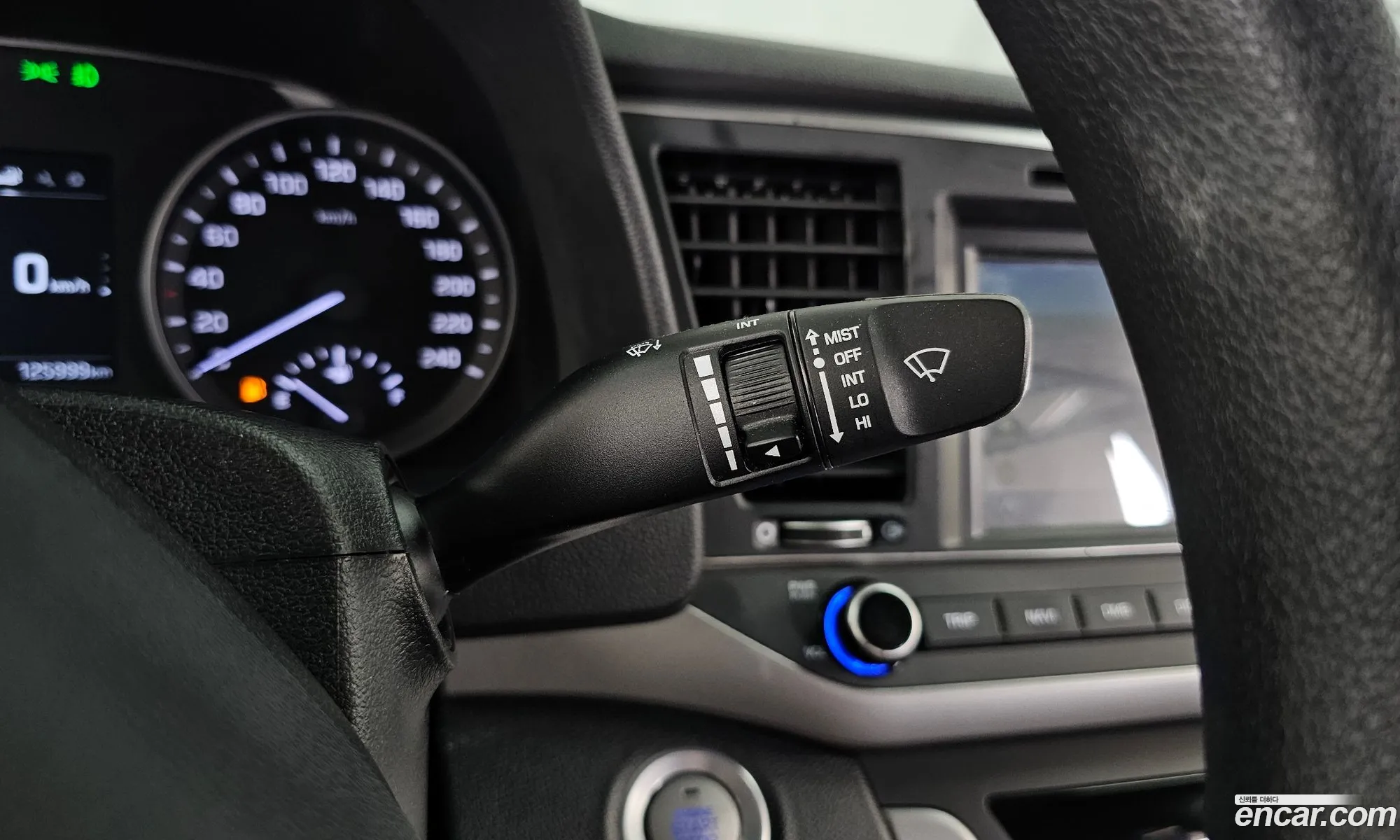 Hyundai Elantra AD 2016 KMHD641DBHU323135 — 29