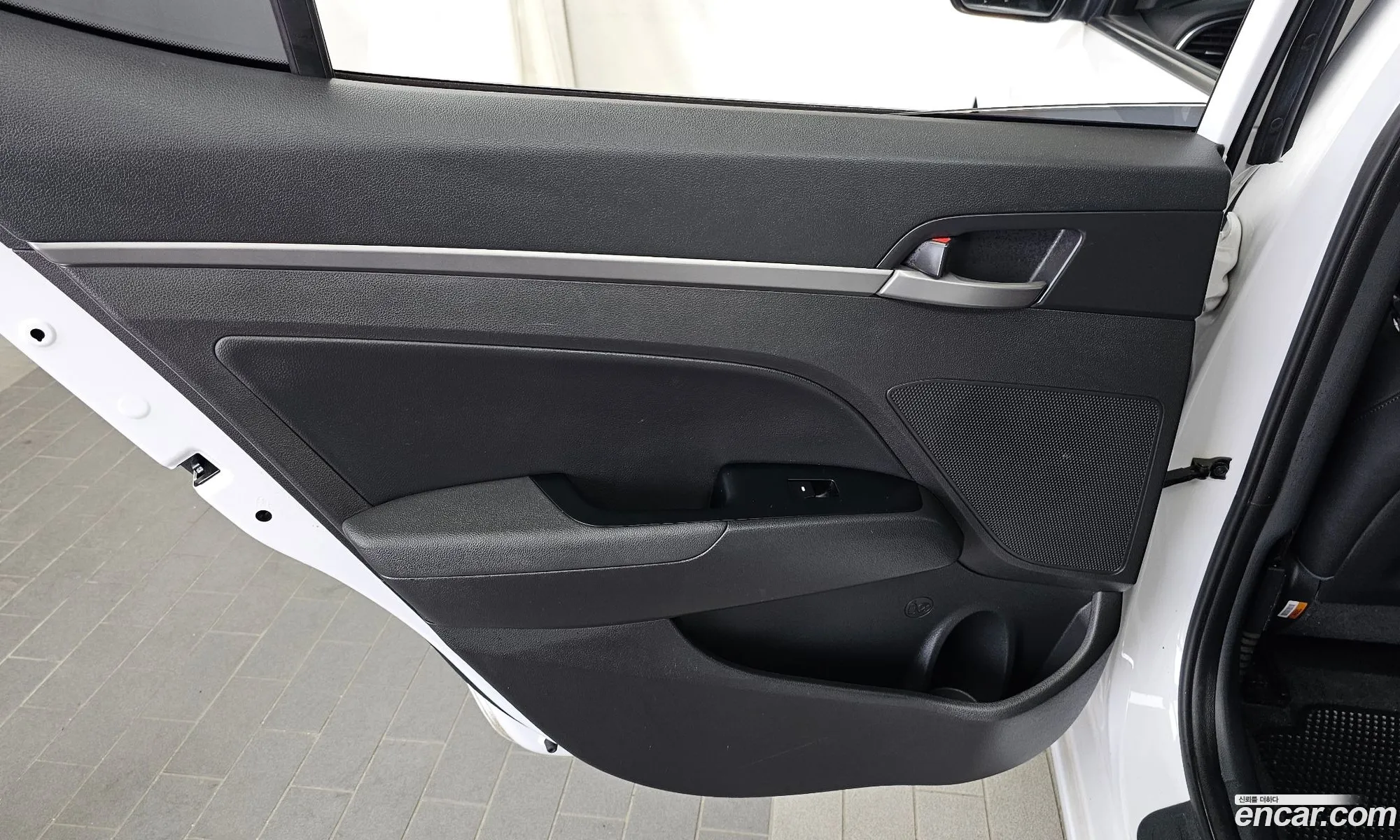 Hyundai Elantra AD 2016 KMHD641DBHU323135 — 24