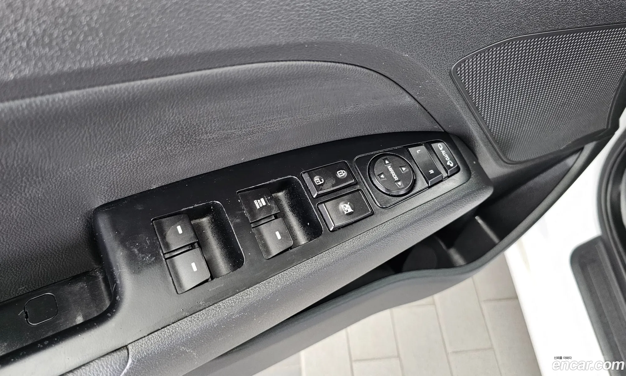 Hyundai Elantra AD 2016 KMHD641DBHU323135 — 25