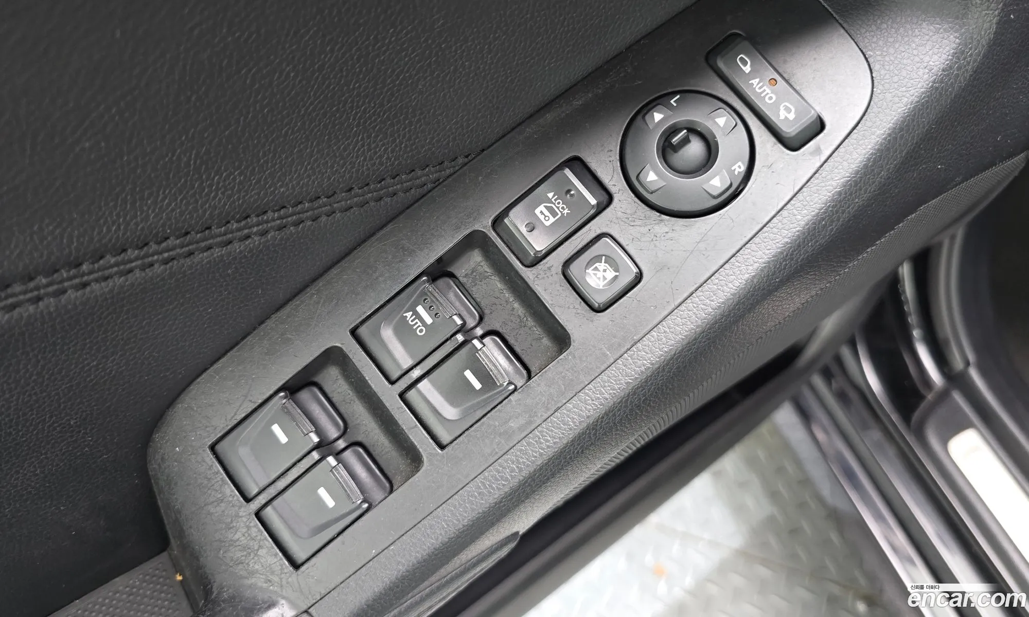 Kia K7 2010 KNALL411BBA040710 — 6