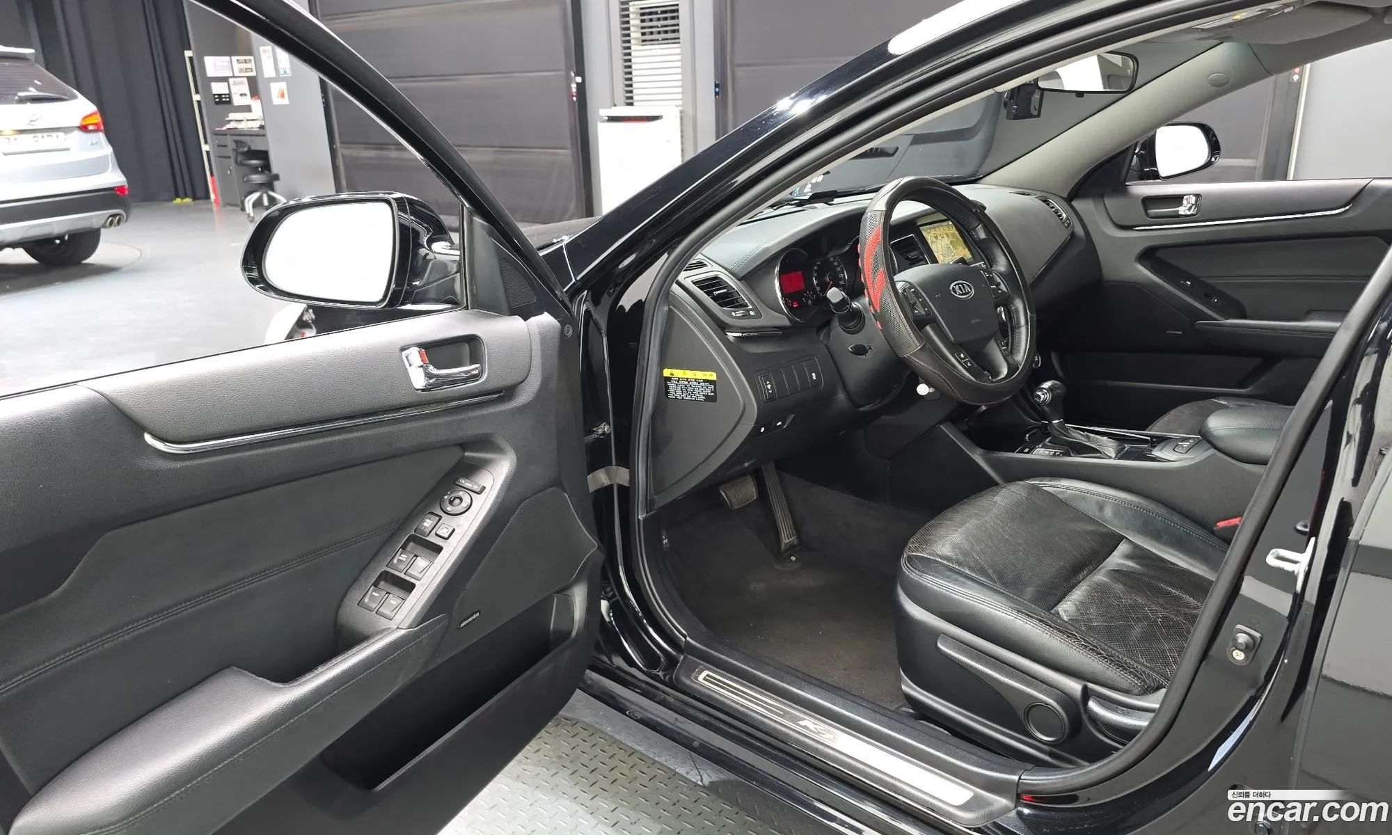 Kia K7 2010 KNALL411BBA040710 — 4