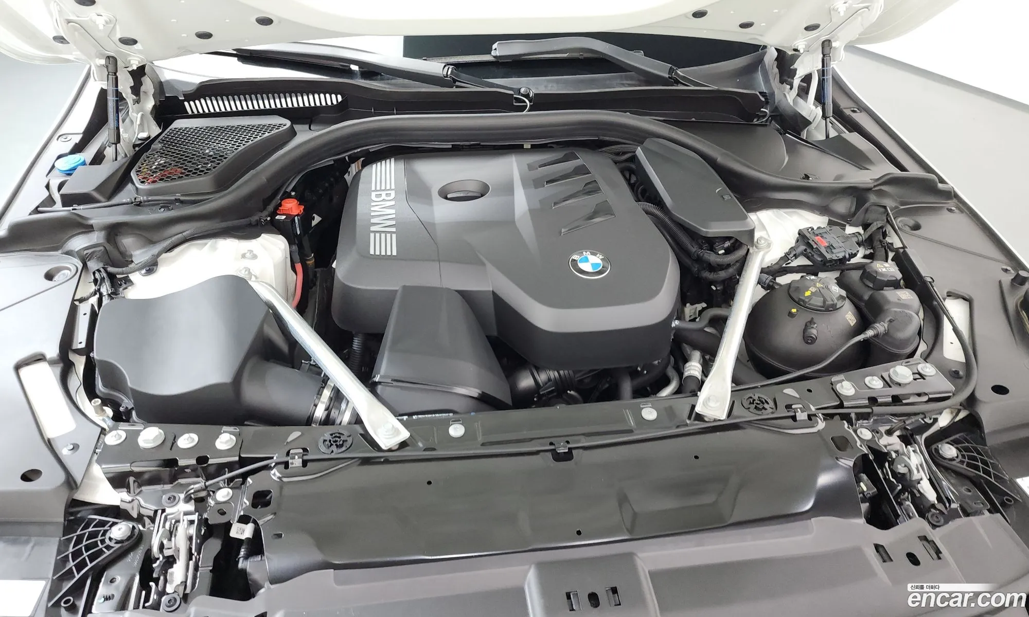 BMW 5 Series 2025 — 9