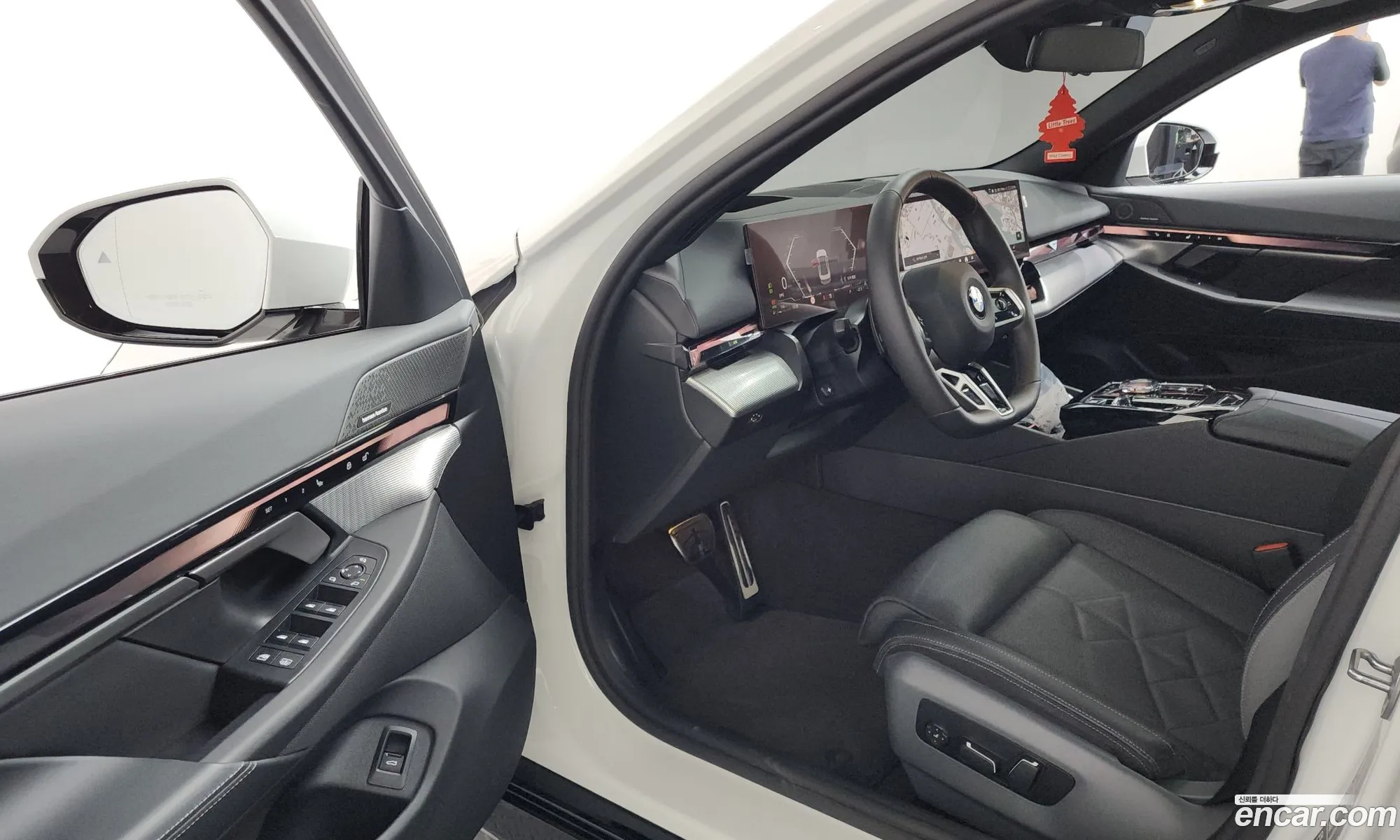 BMW 5 Series 2025 — 29