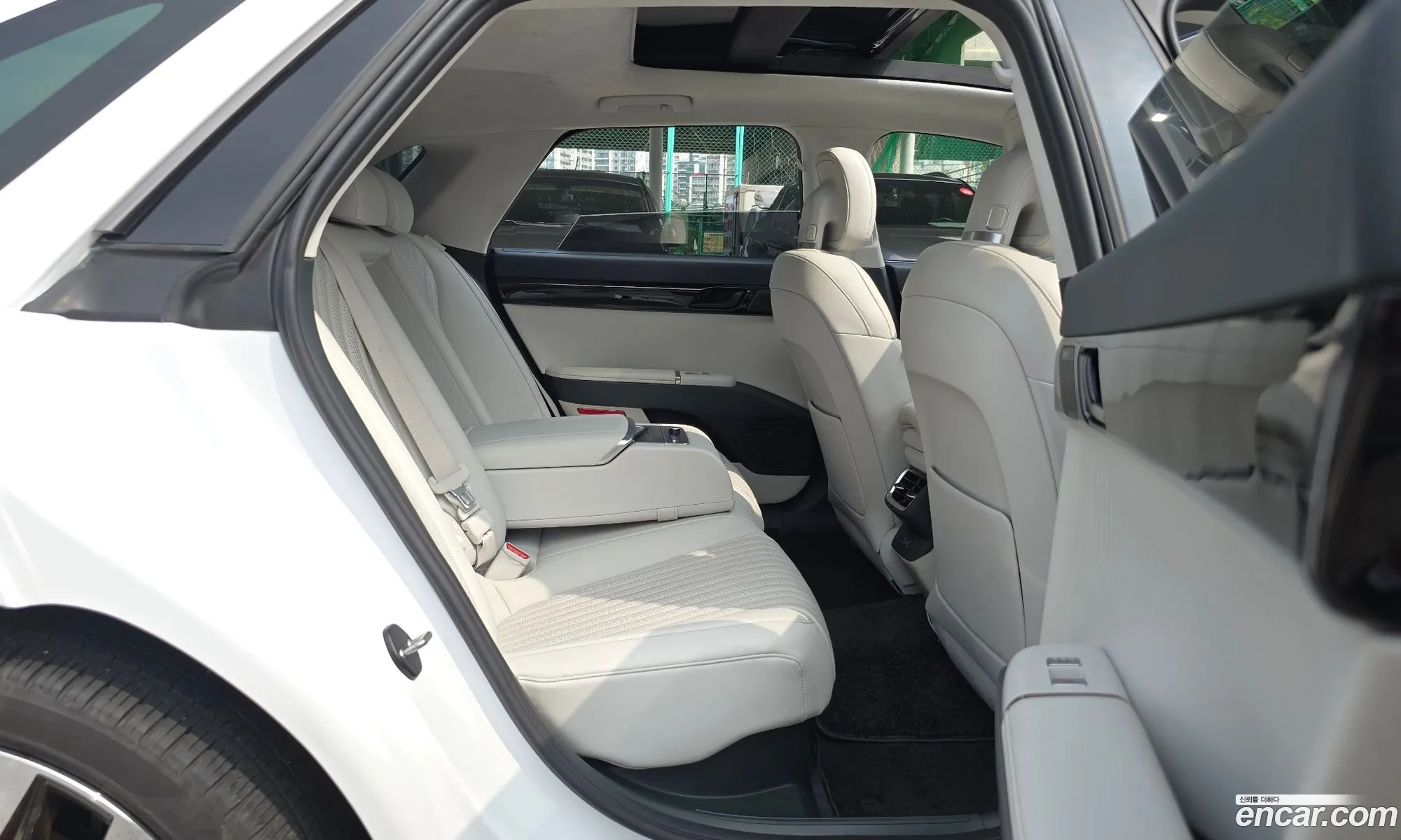 Hyundai Grandeur Hybrid 2025 — 17