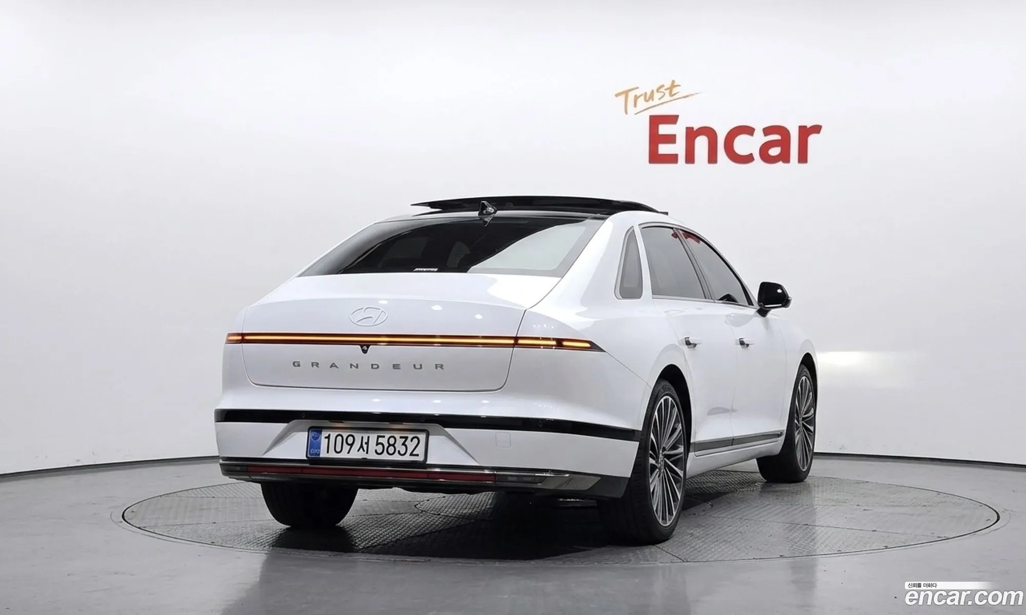 Hyundai Grandeur Hybrid 2025 — 22