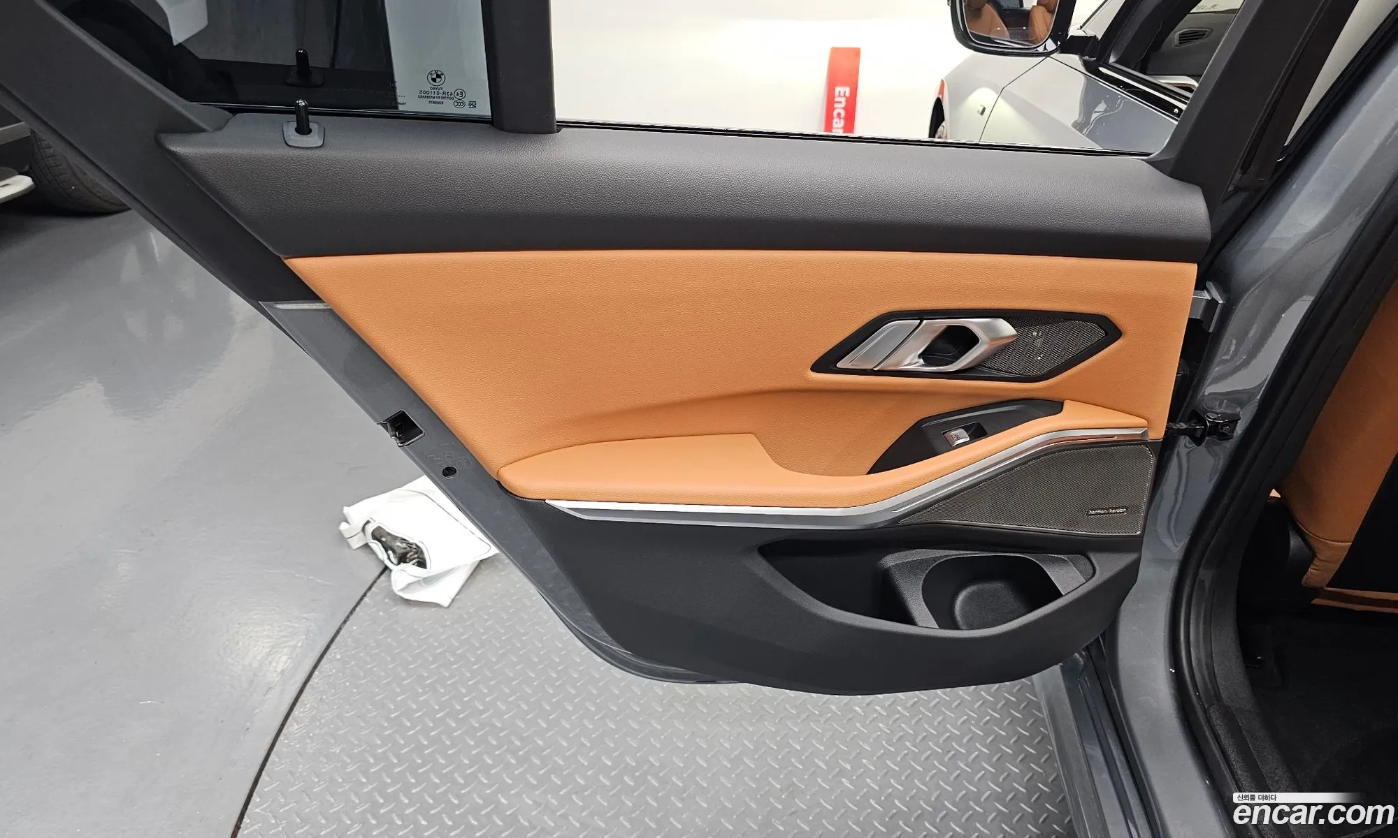 BMW 3 Series 2025 WBA11FF08TFV49858 — 24