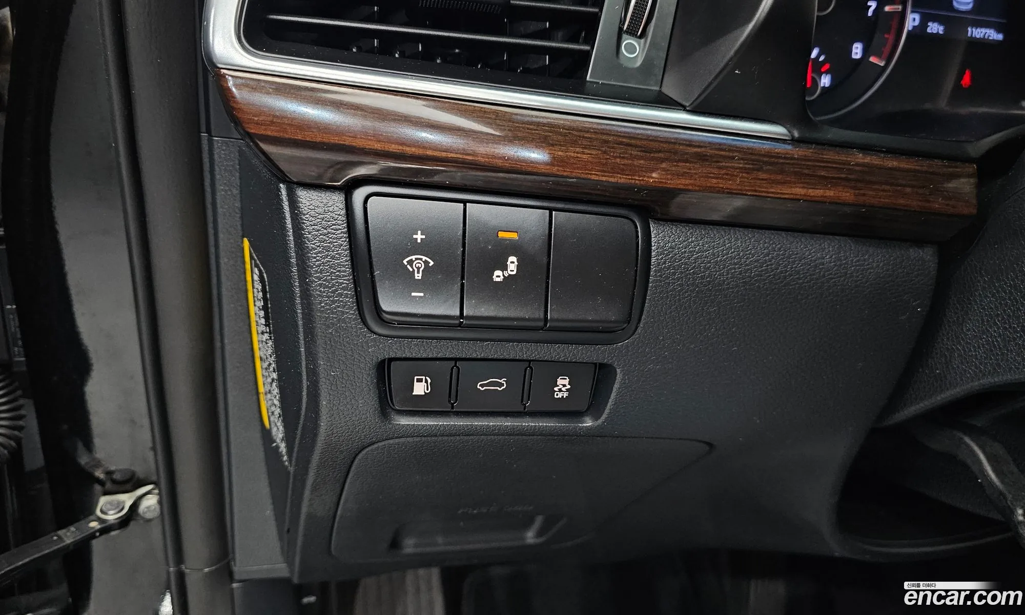 Kia K7 2018 KNALB415BJA150226 — 12