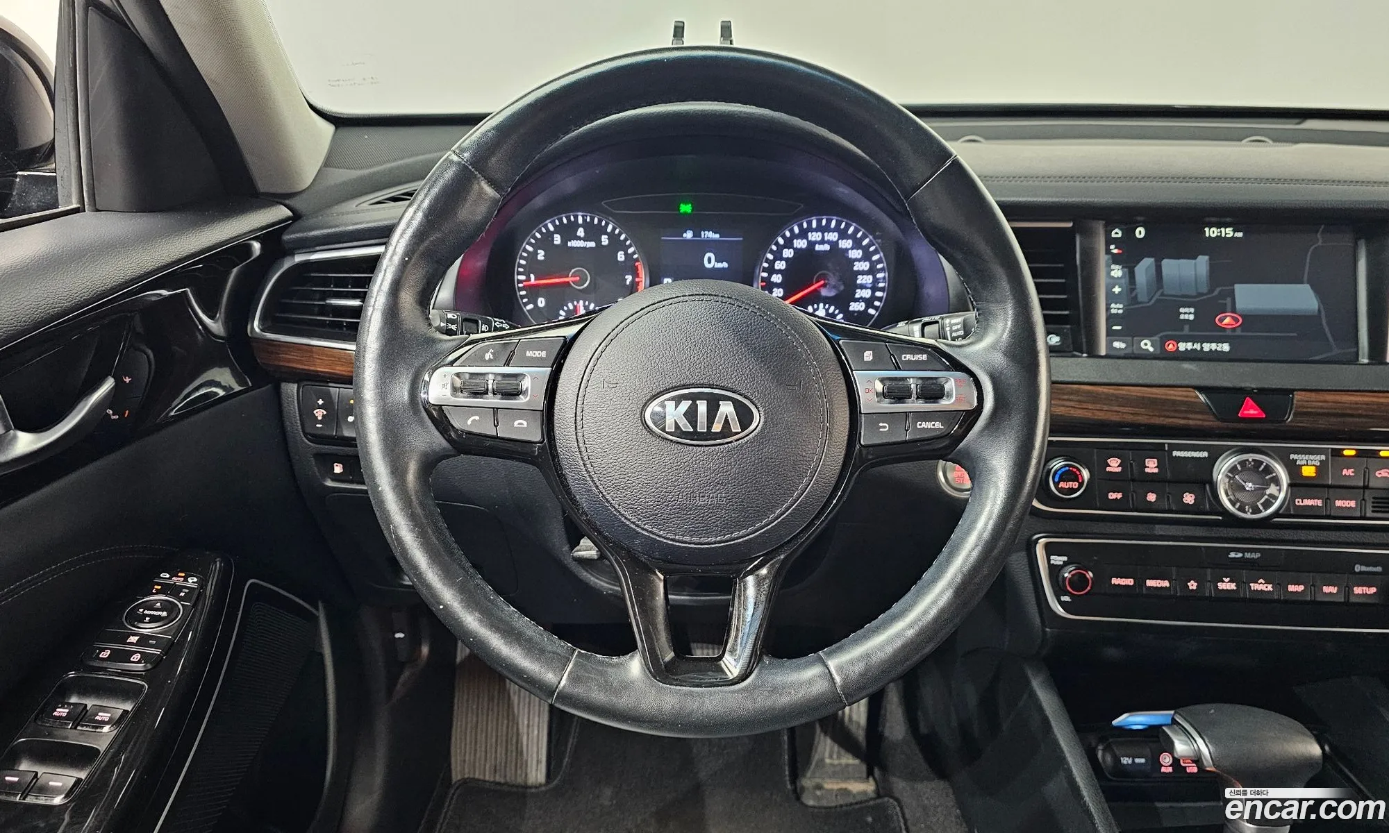 Kia K7 2018 KNALB415BJA150226 — 20