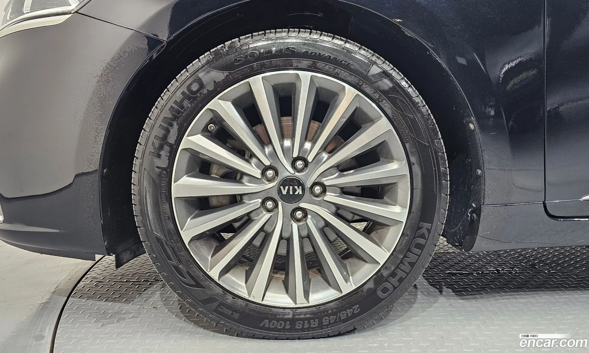 Kia K7 2018 KNALB415BJA150226 — 18
