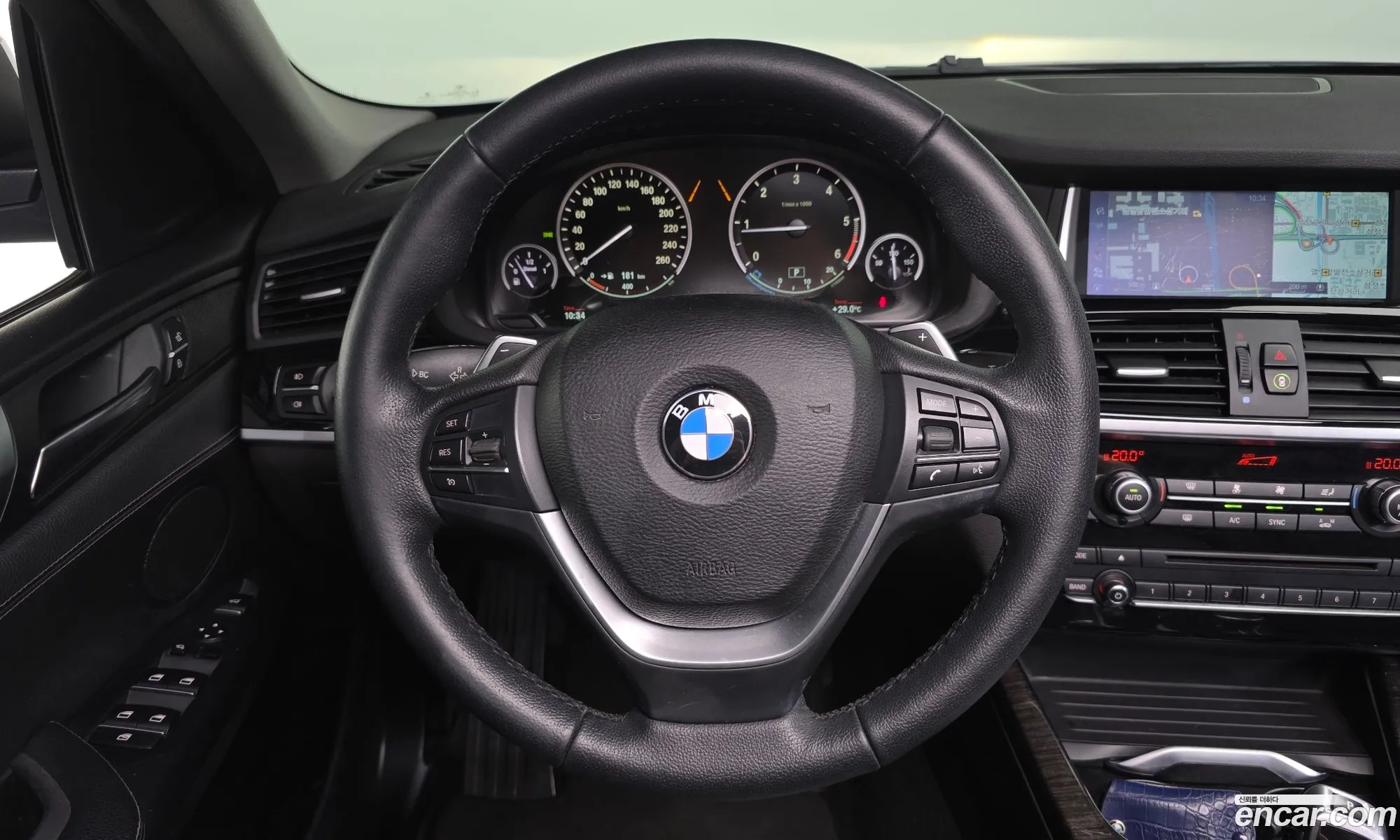 BMW X4 2017 WBAXX1106H0T40244 — 9