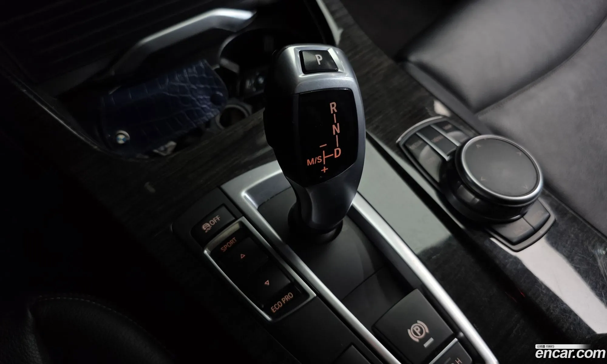 BMW X4 2017 WBAXX1106H0T40244 — 10