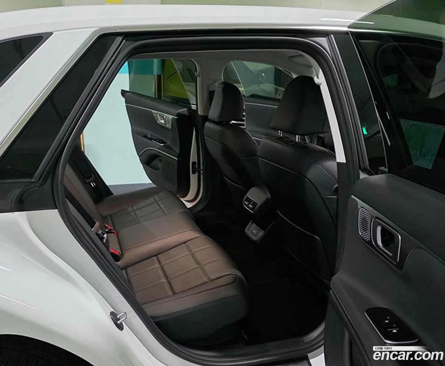 Hyundai Grandeur Hybrid 2026 — 4