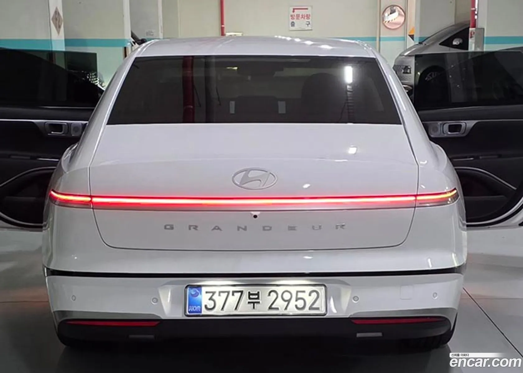 Hyundai Grandeur Hybrid 2026 — 12