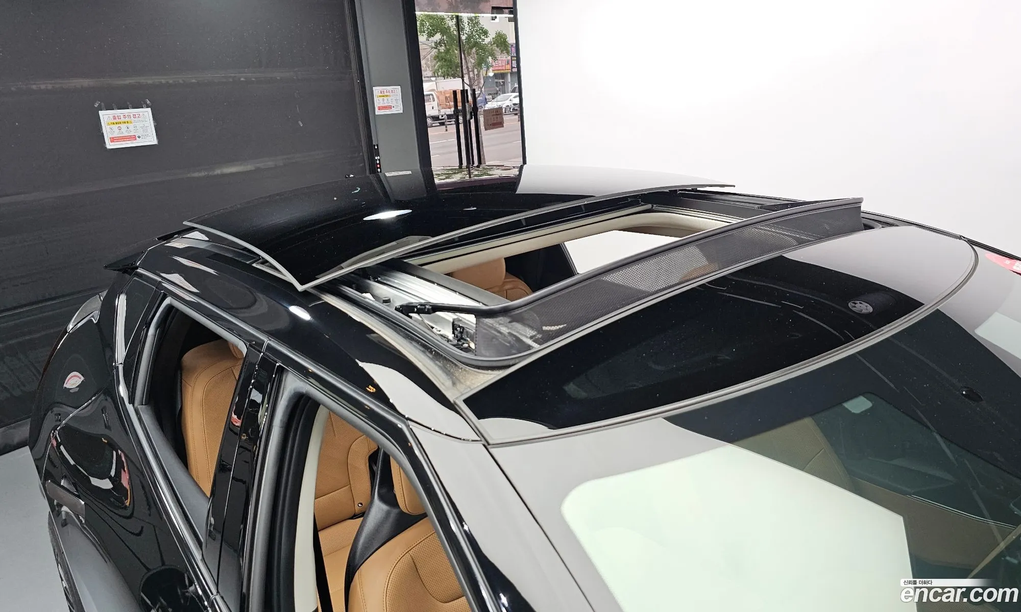 Kia EV6 2023 KNAC381AFPA160492 — 12