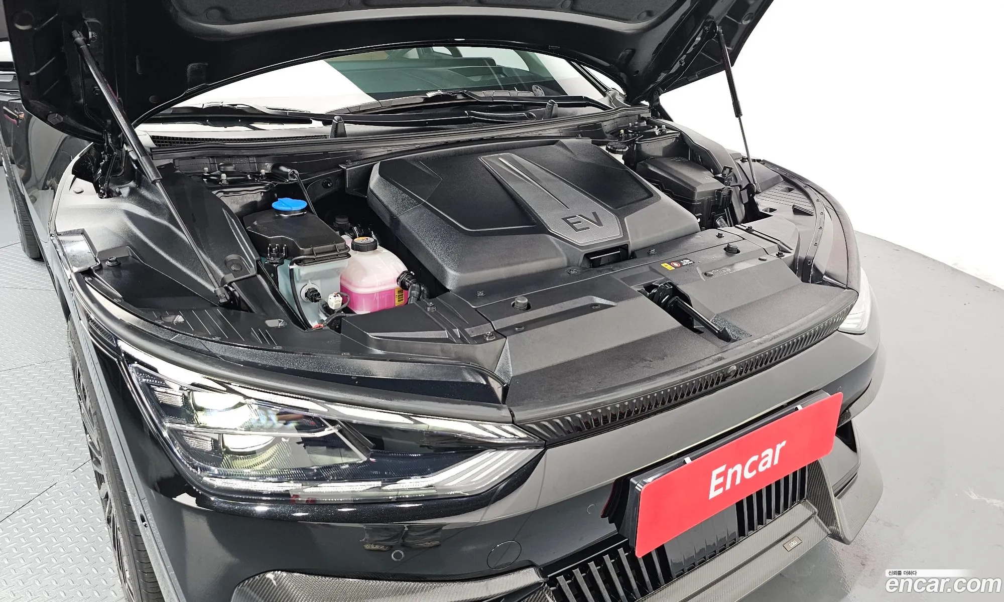 Kia EV6 2023 KNAC381AFPA160492 — 4