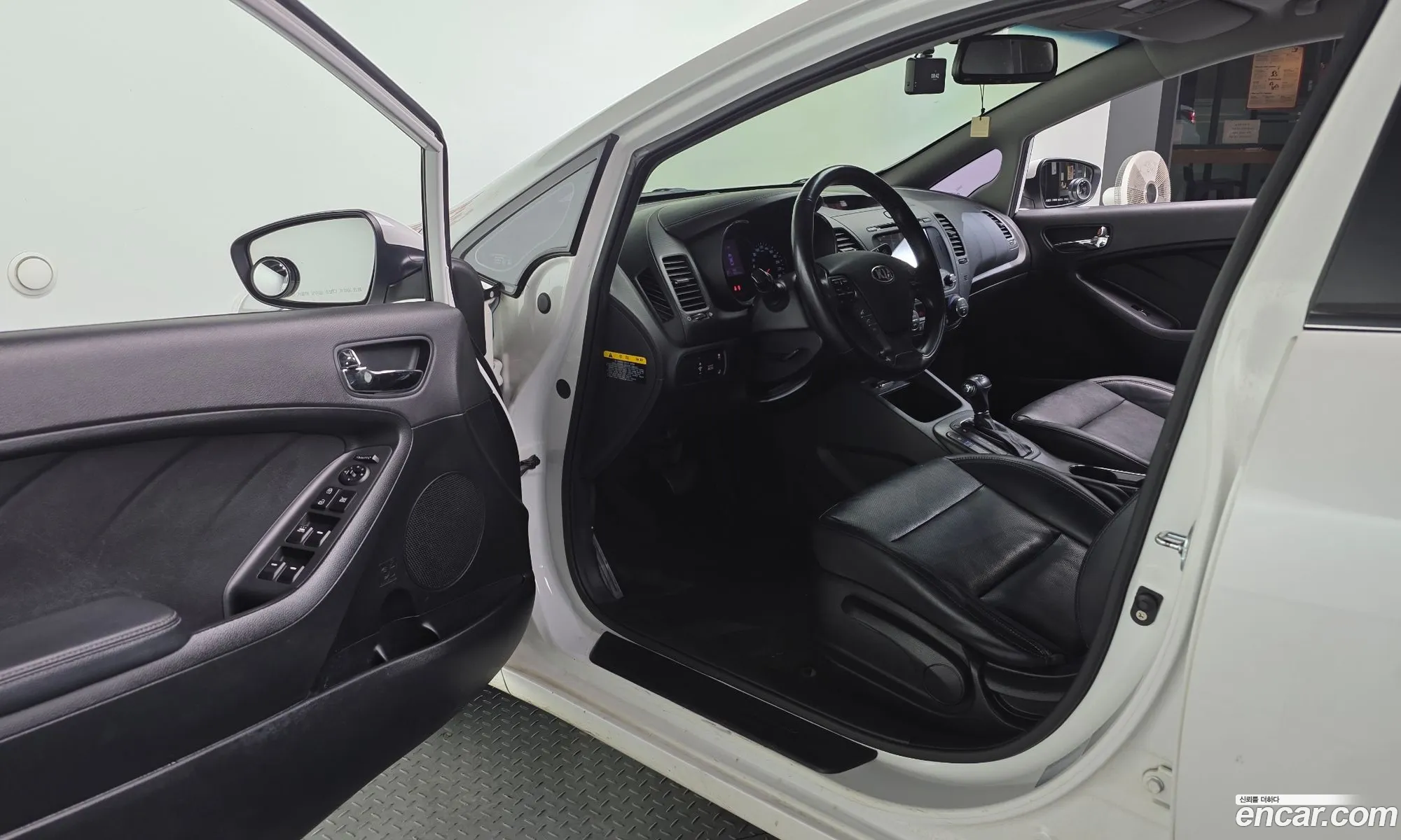 Kia K3 2015 KNAFX412BFA495116 — 8