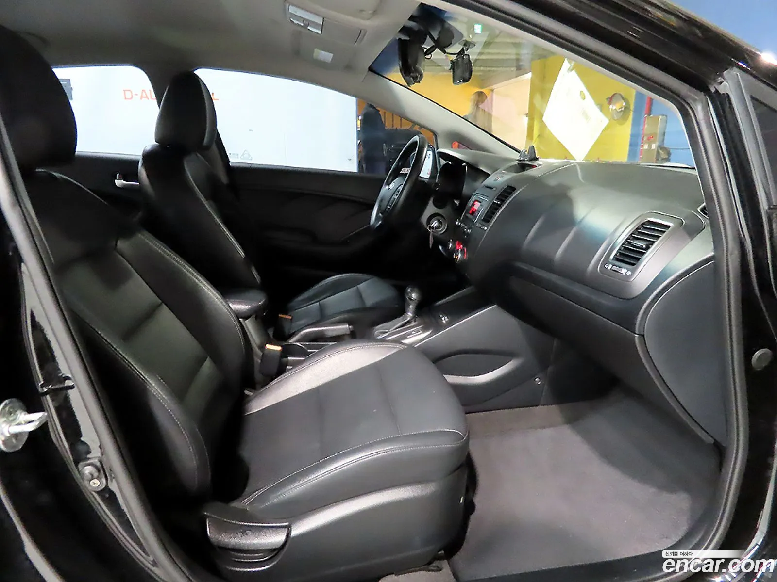 Kia K3 2015 — 3