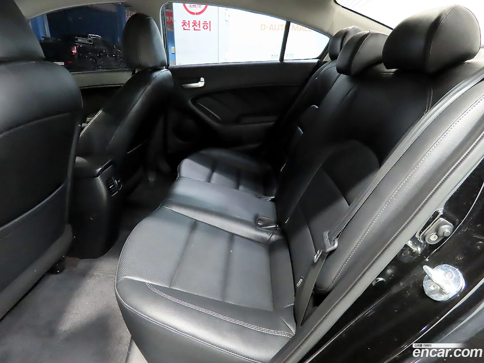 Kia K3 2015 — 8