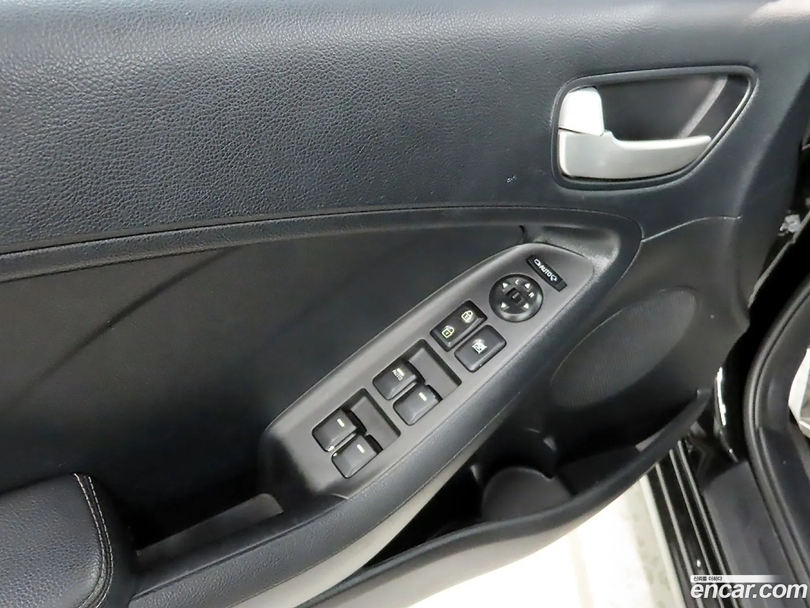 Kia K3 2015 — 15