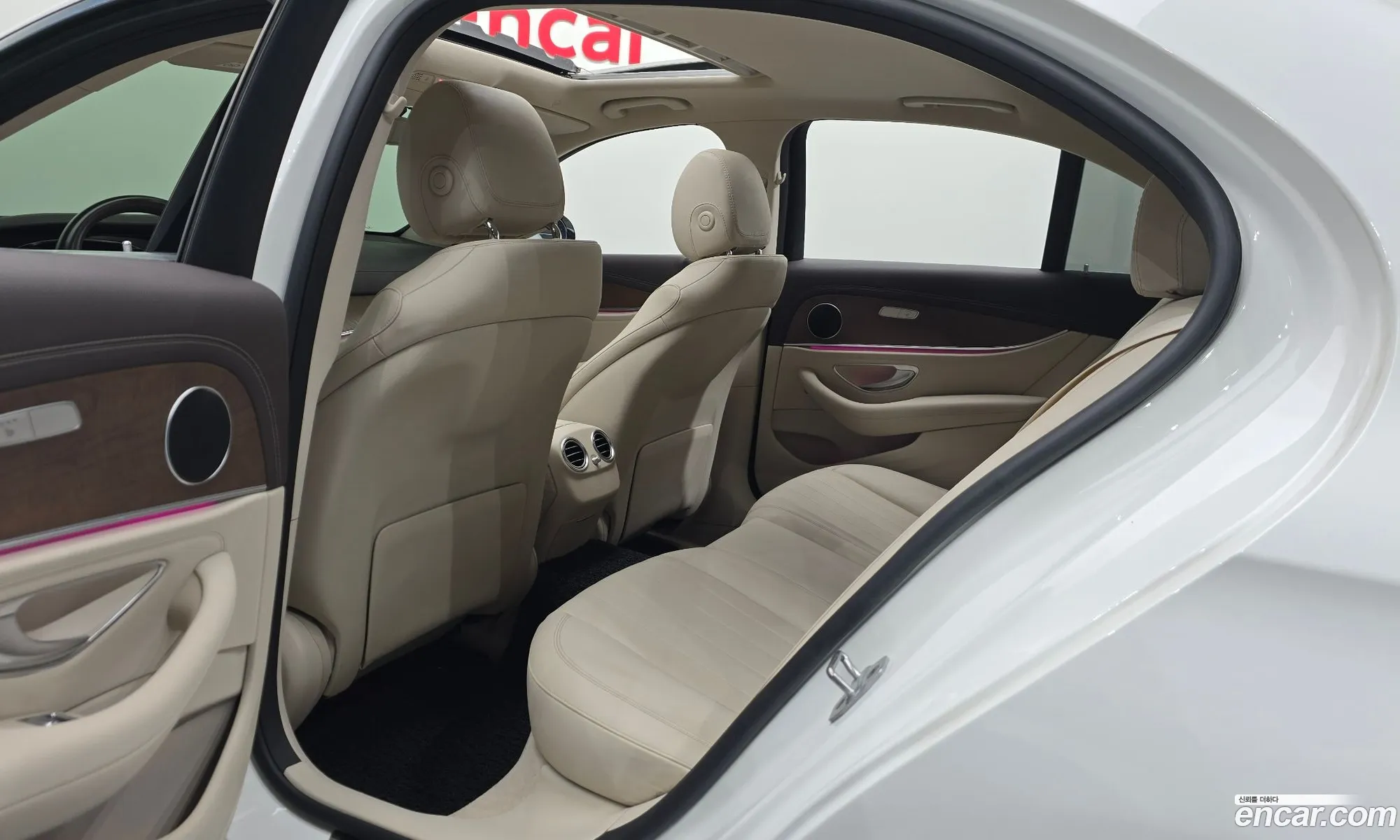 Mercedes-Benz E-Class W213 2019 — 26