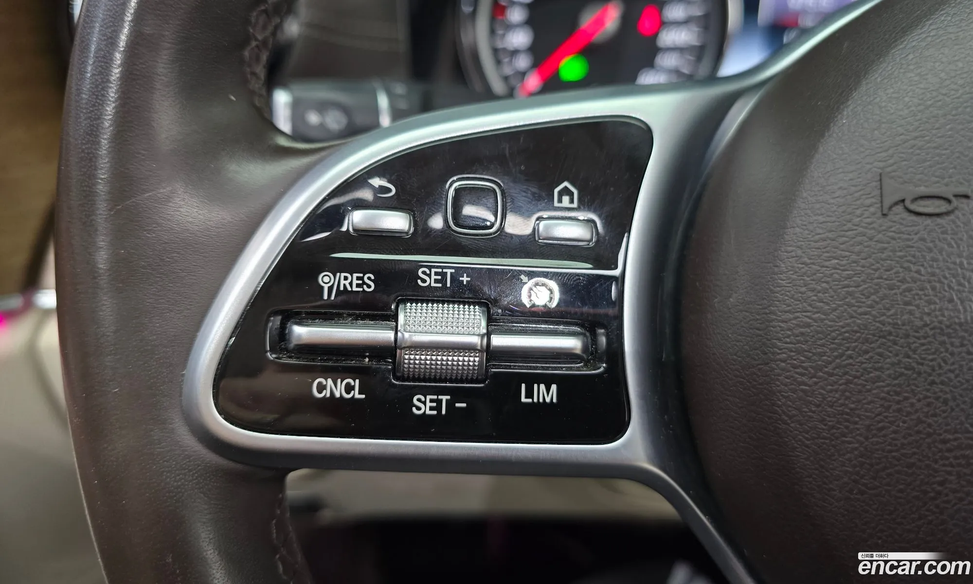 Mercedes-Benz E-Class W213 2019 — 24