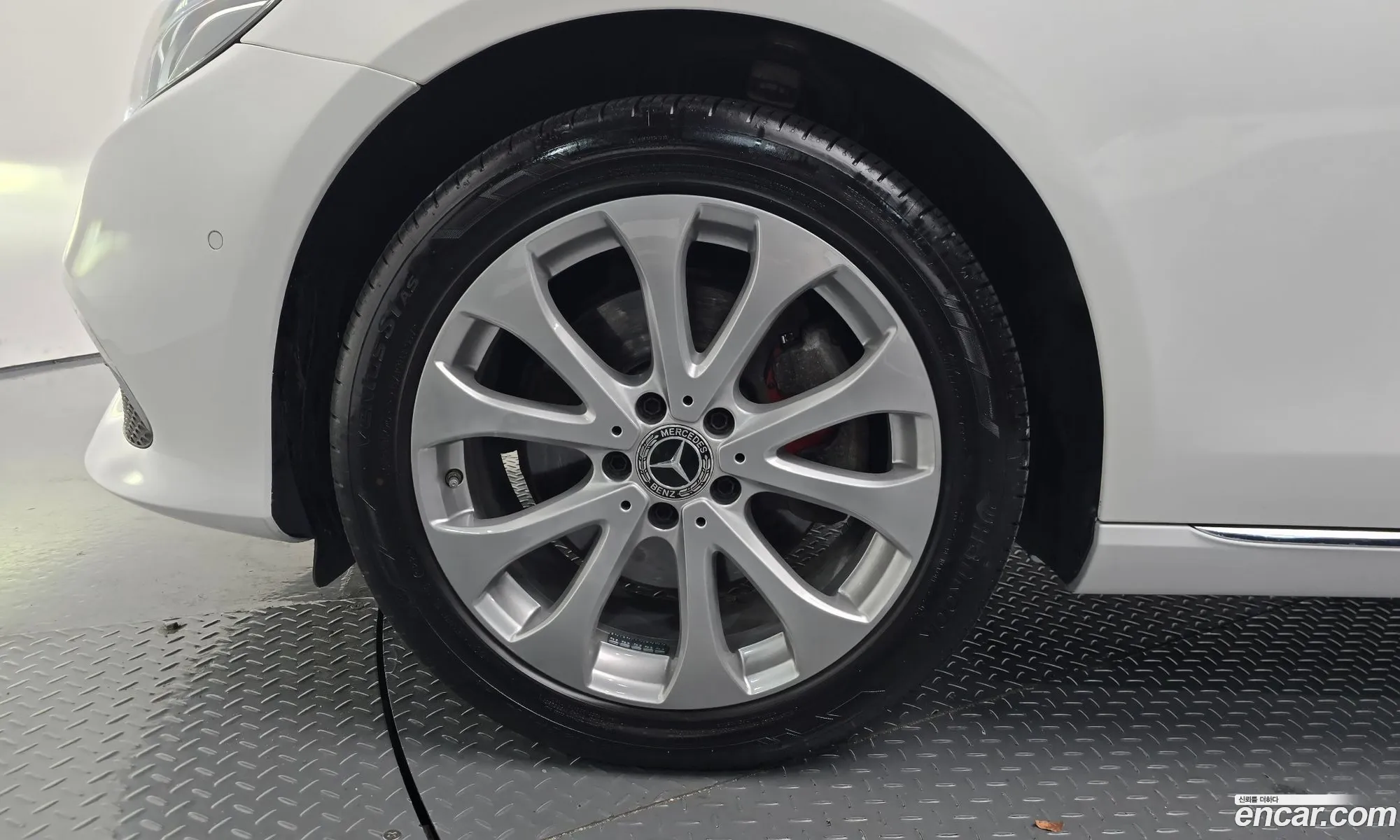 Mercedes-Benz E-Class W213 2019 — 27