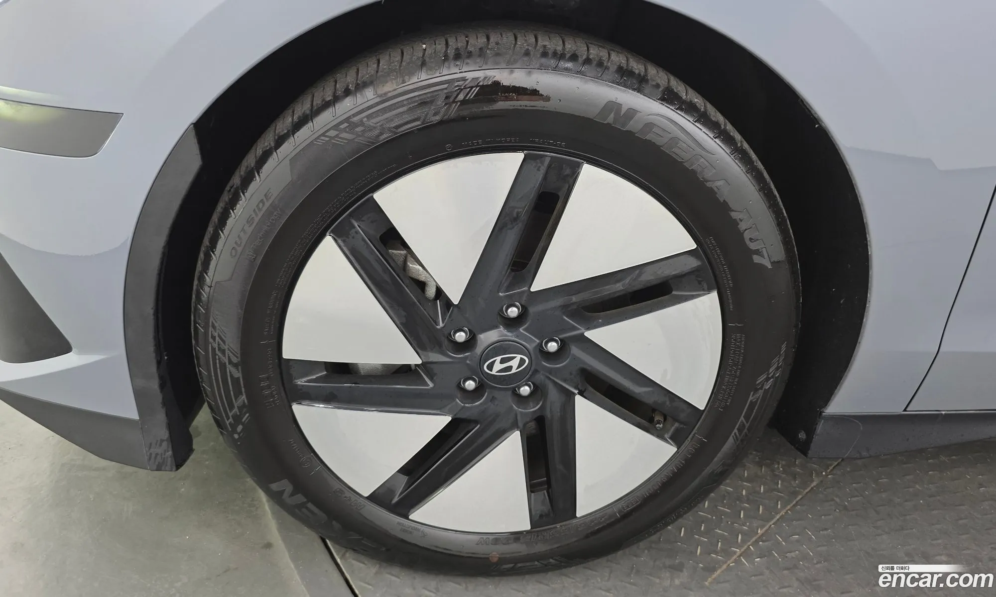 Hyundai Ioniq 6 2023 KMHM341CPPA044957 — 4